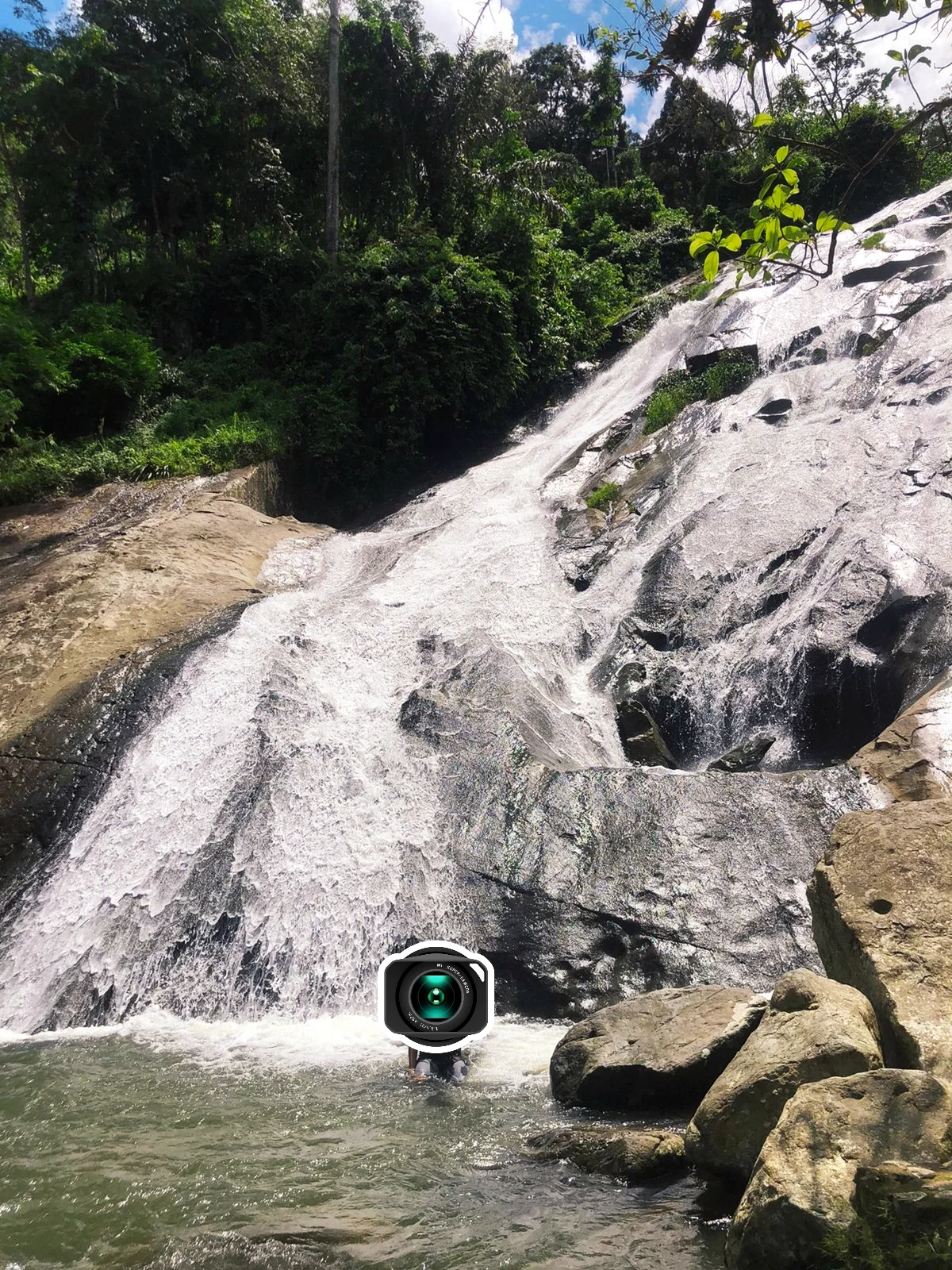 Berenang Disekitaran Air Terjun Bayang Sani
